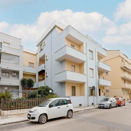 Vicino Al Lungomare, Con Aria Condizionata *